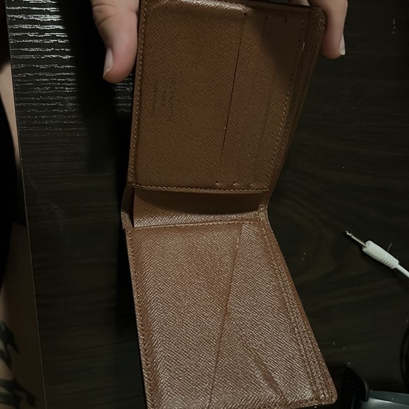 Louis vuitton mens monogram wallet - Picture 2 of 4